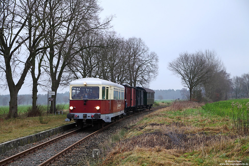 DHE121 auf der Museumaeisenbahn Delmenhorst - Harpstedt am Hp Groß Ippener
