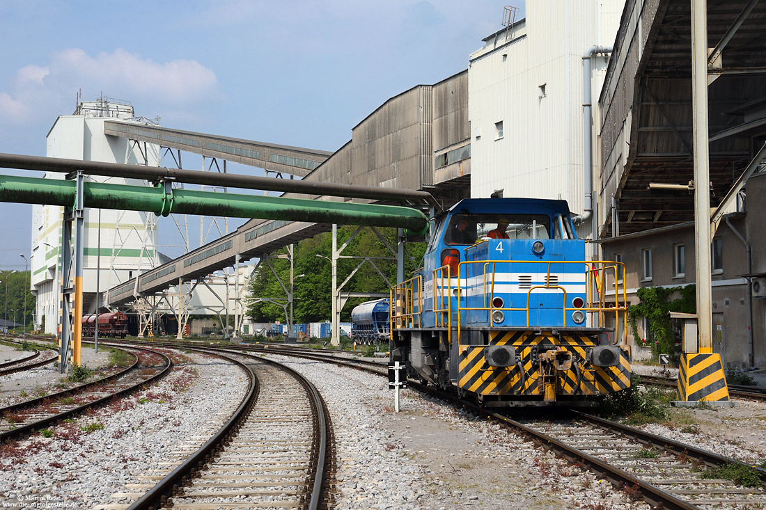 blaue Werklok 4 des Lhoist-Werks im Bahnhof Wülfrath-Flandersbach