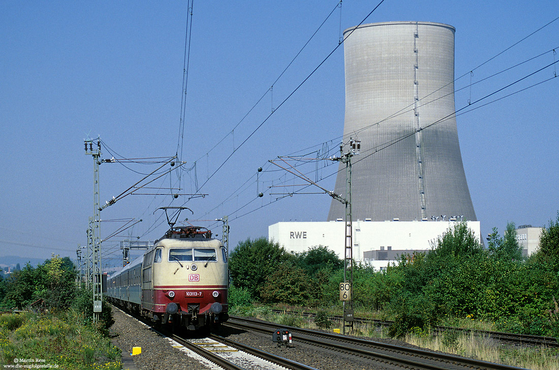 103 113 mit InterRegio am AKW Mühlheim Kährlich