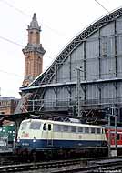 110 332 in oceanblau in Bremen Hbf