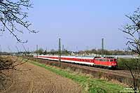115 323 ex 110 323 mit Autoreisezug bei Duisburg Rahm