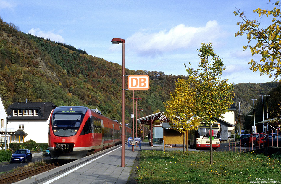 643 016 am Endpunkt der Ahrtalbahn in Ahrbrück, vormals Brück (Ahr)