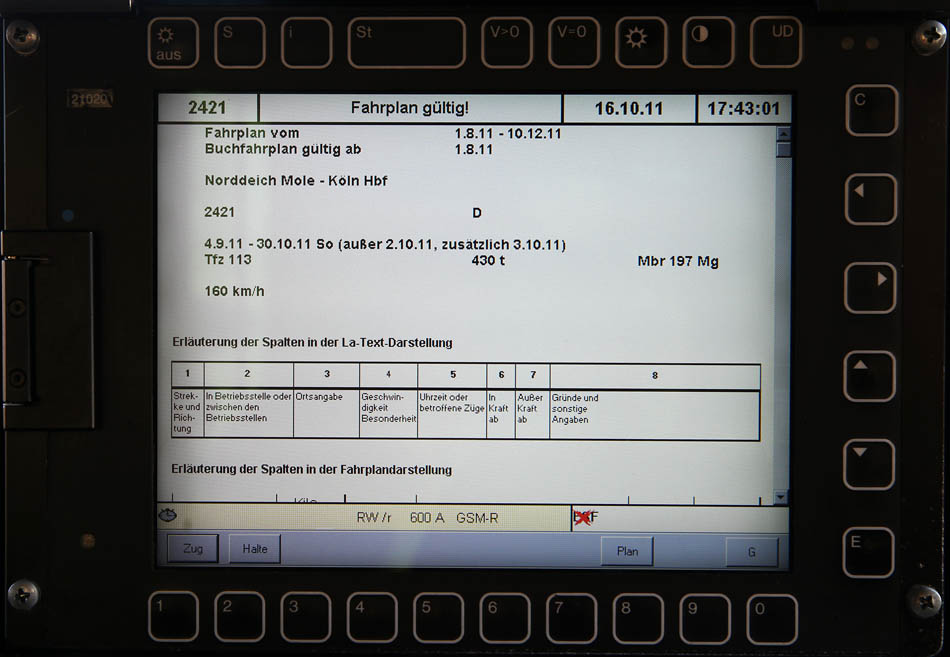 Wie der Blick in den elektronischen Fahrplan zeigt, war der D2421 planmäßig mit der Baureihe 113 bespannt und die Höchstgeschwindigkeit von 160km/h vorgesehen.