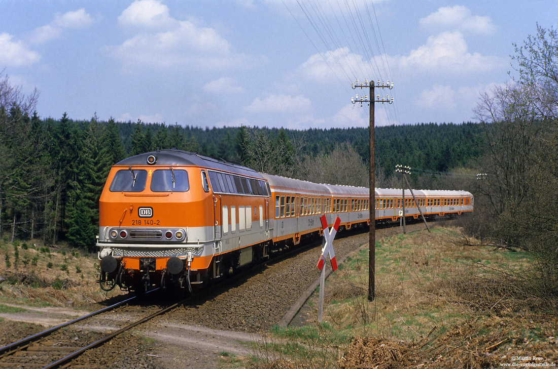 218 140 mit CityBahn bei Borlinghausen