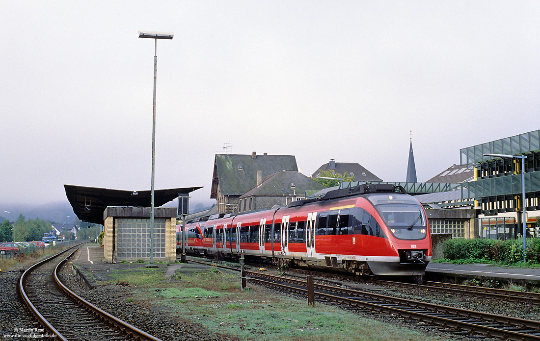 644 523 auf der Oberbergischen Bahn im Bahnhof Overath