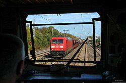 Blick aus dem Führerstandsfenster der 115 114 auf die 185 318 im Bahnhof Unna