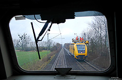 Aus der ersten Reihe 711 104 bei Ehringhausen aus 218 fotografiert