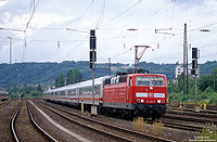 181 204 mit Intercity im Bahnhof Koblenz Mosel