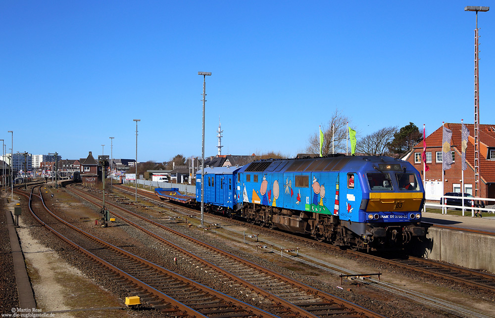 Marschbahn, DE2700 03 mit RDC-Testzug im Bahnhof Westerland