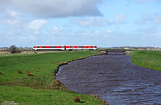 628 512 unterwegs als Sytshuttle Plus an der Soholmer Au,auf der Marschbahn