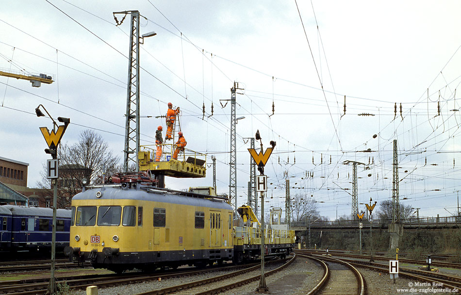 Der Kölner 701 108 Baujahr 1964 wurde am 21.2.2005 bei Fahrleitungsarbeiten in Köln Bbf eingesetzt.