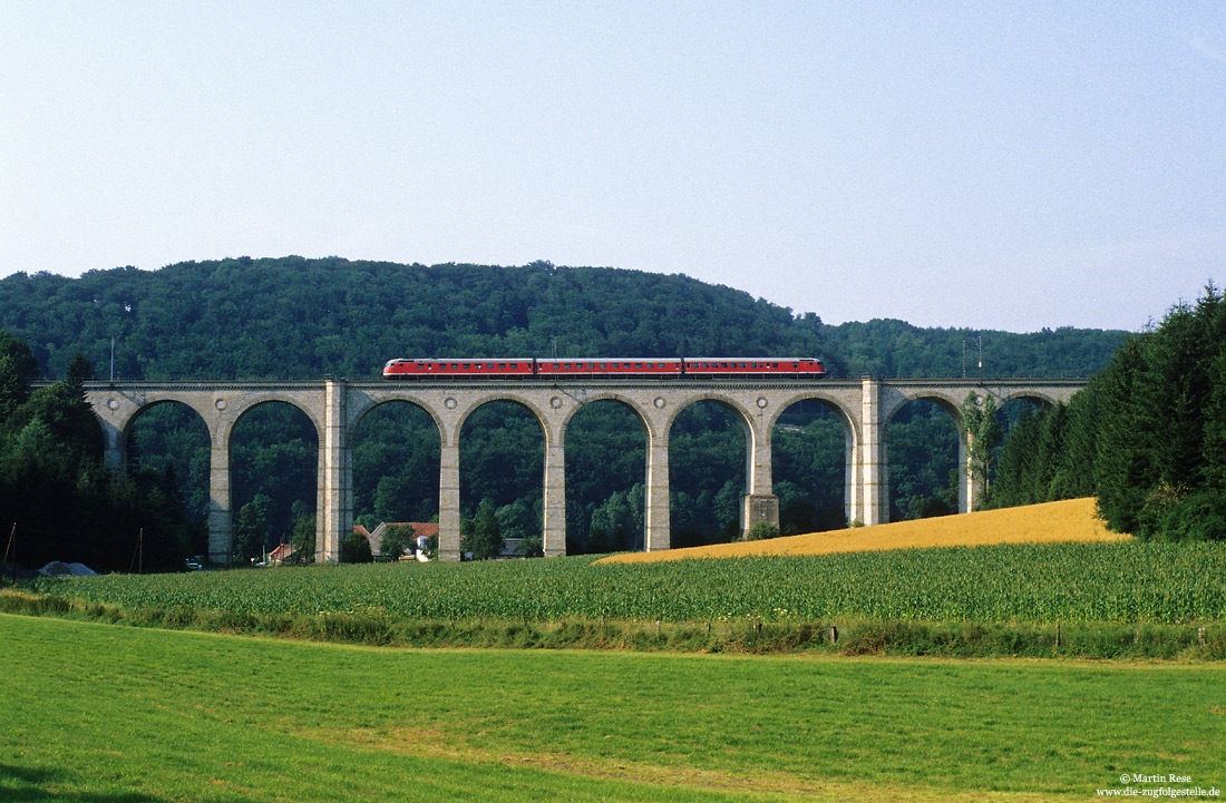 613 610 als E5833 auf dem Dunetalviadukt zwischen Neuenbeken und Altenbeken