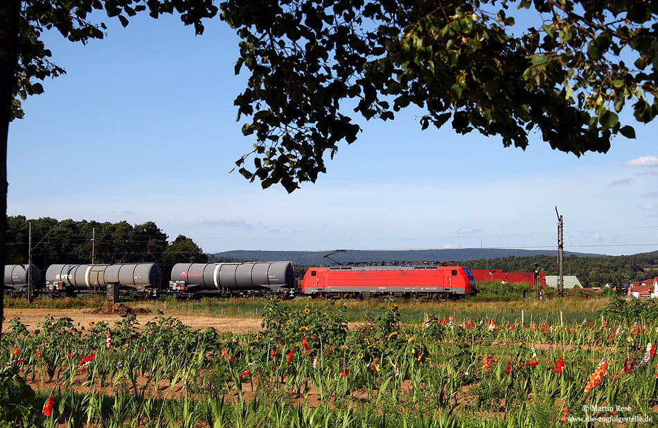 Kurz vor Hirschaid rollt die 189 035 mit einem Kesselwagenzug gen Nürnberg