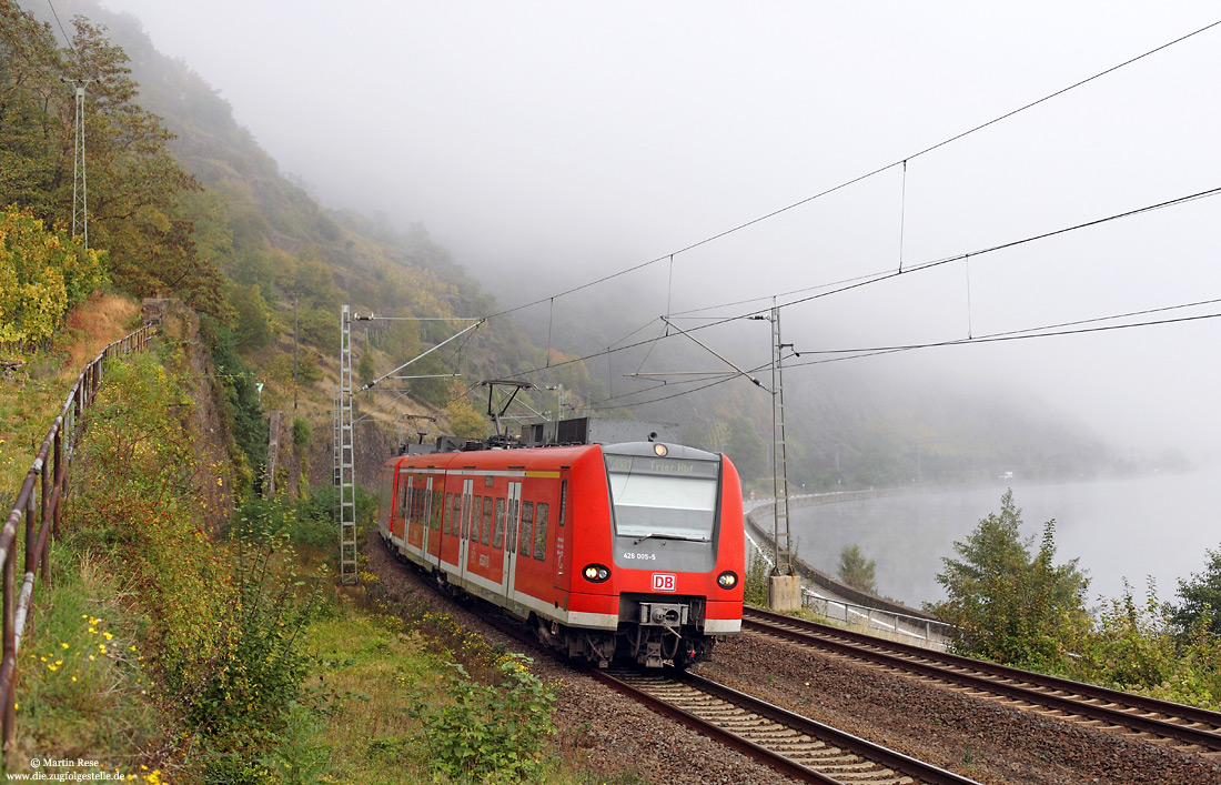 426 005 im herbstlichen Moseltal bei Kattenes