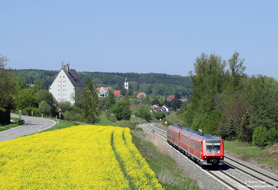 611 008 als IRE3108 südlich von Aulendorf 