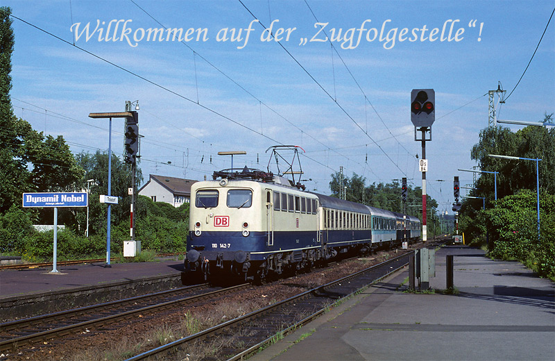 Aus Koblenz kommend fährt die Deutzerfelder 110 142 mit dem RE8128 nach Venlo am 24.6.1998 in Troisdorf ein. Mein damaliger Standort befindet sich heute auf der Trasse der Schnellfahrstrecke Köln-Rhein/Main.
